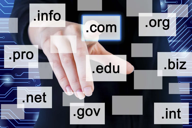 como hacer una redirección de un dominio